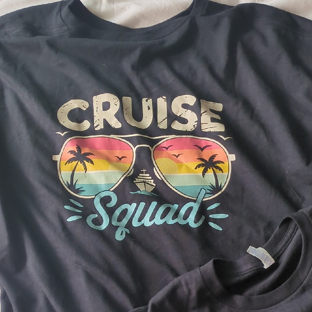 Cruise Squad Graphic Tee - Black